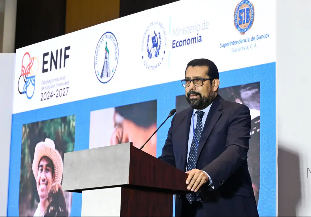 Viceministro Técnico de Educación del Ministerio de Educación, licenciado Francisco Cabrera Romero.