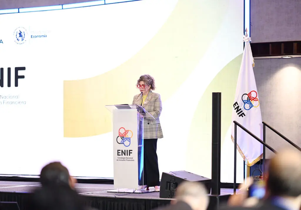 Ministra de Economía, licenciada Gabriela García.