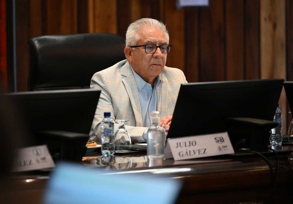 Intendente de Administración Estratégica de la Superintendencia de Bancos, licenciado Julio Gálvez.